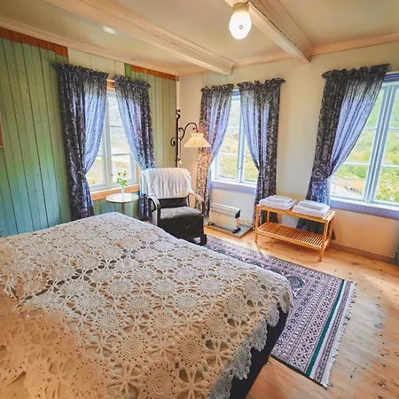 Overvoll Farm Homestay *