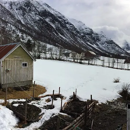 Overvoll Farm Homestay