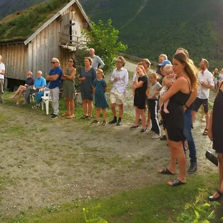 Overvoll Farm * Stranda (More og Romsdal)